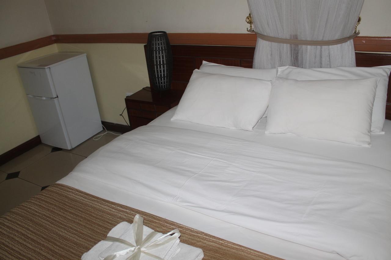 Le Savanna Country Lodge And Hotel 基苏木 外观 照片