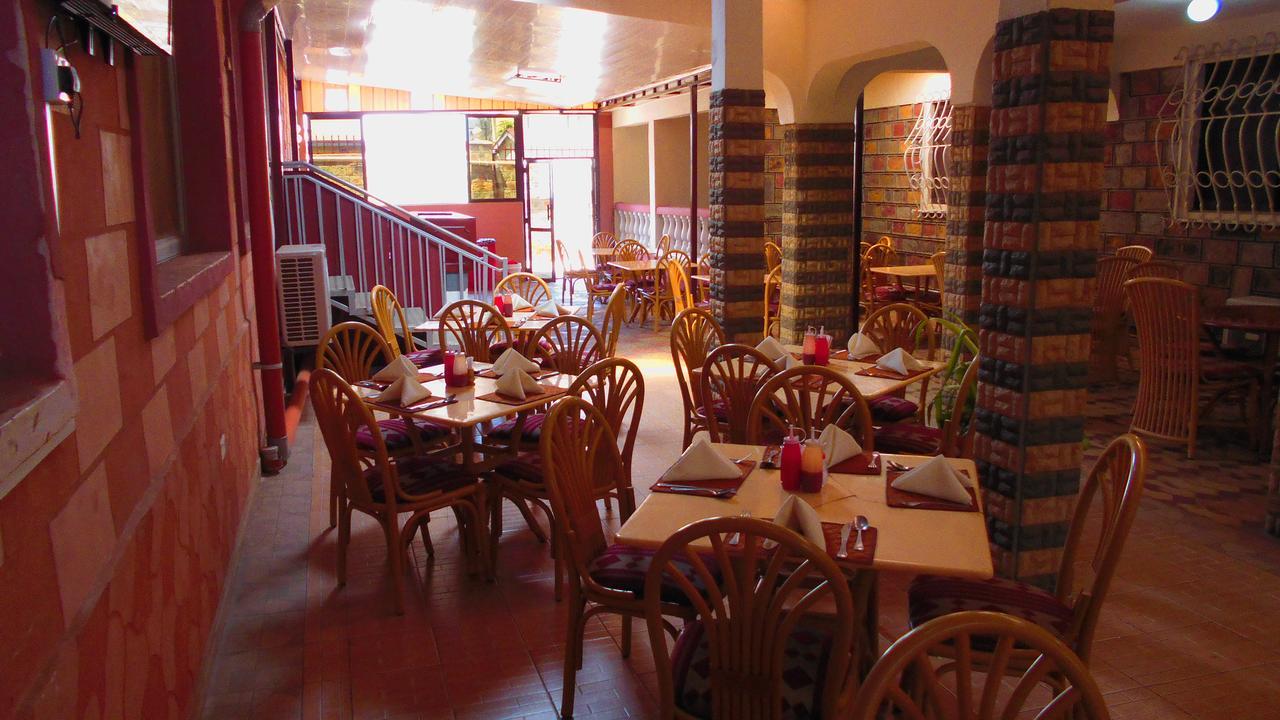 Le Savanna Country Lodge And Hotel 基苏木 外观 照片