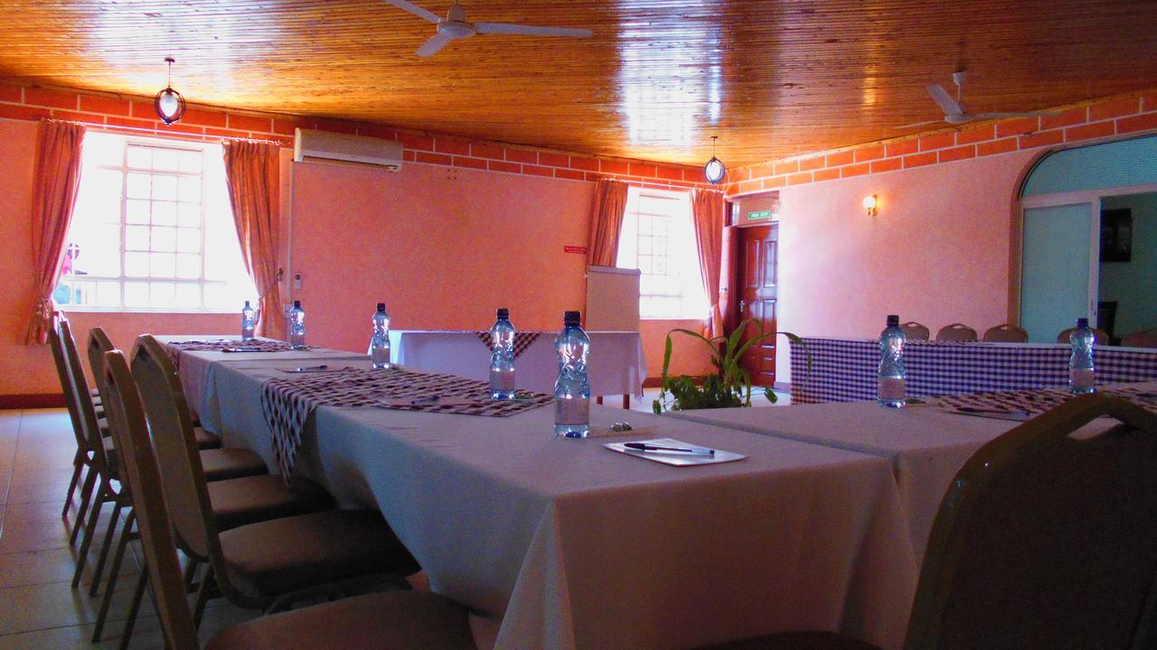 Le Savanna Country Lodge And Hotel 基苏木 外观 照片