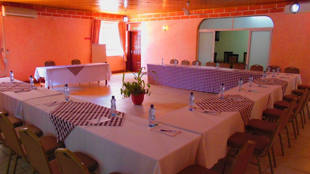 Le Savanna Country Lodge And Hotel 基苏木 外观 照片